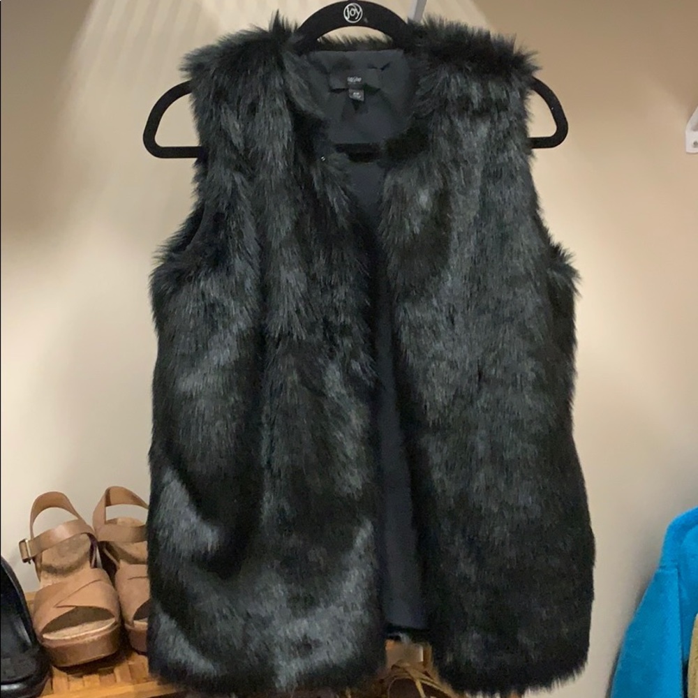 Faux fur black vest